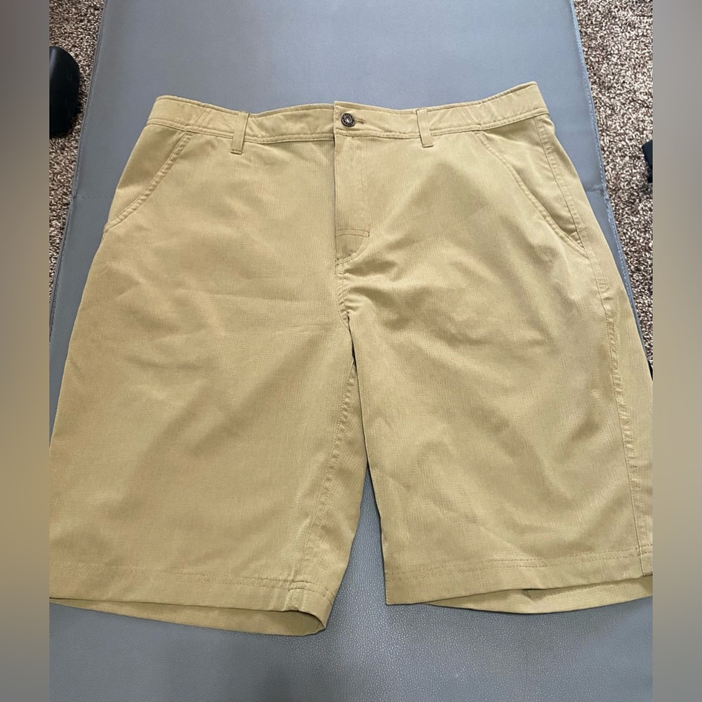 EUC Gerry Men’s 2 Pair Hiking Shorts - Picture 2 of 5